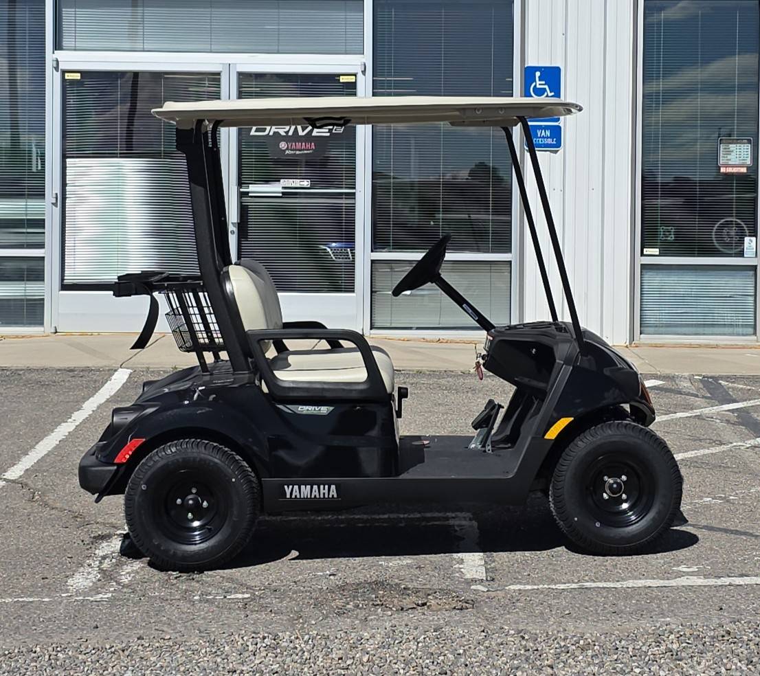 2026 Yamaha PTV QuieTech EFI Gas Onyx Metallic - Image 2