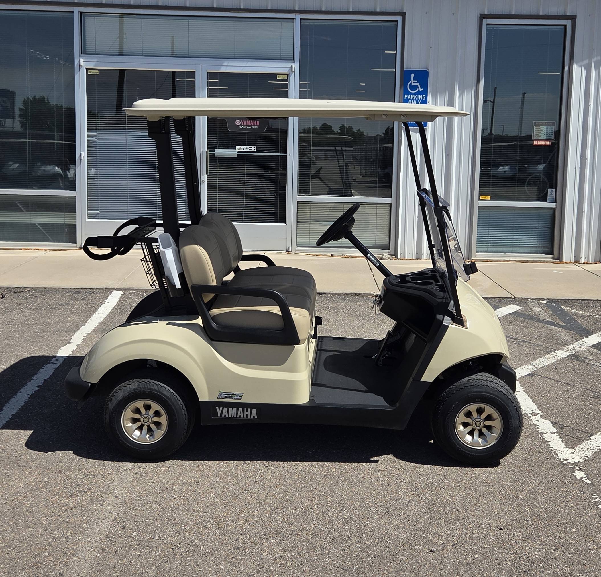 2026 Yamaha Drive 2 EFI Sunstone Gas - Image 2